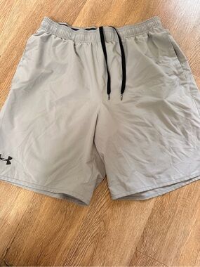 Under Armour Men's Light Gray Athletic Shorts with Black Drawcord 0012